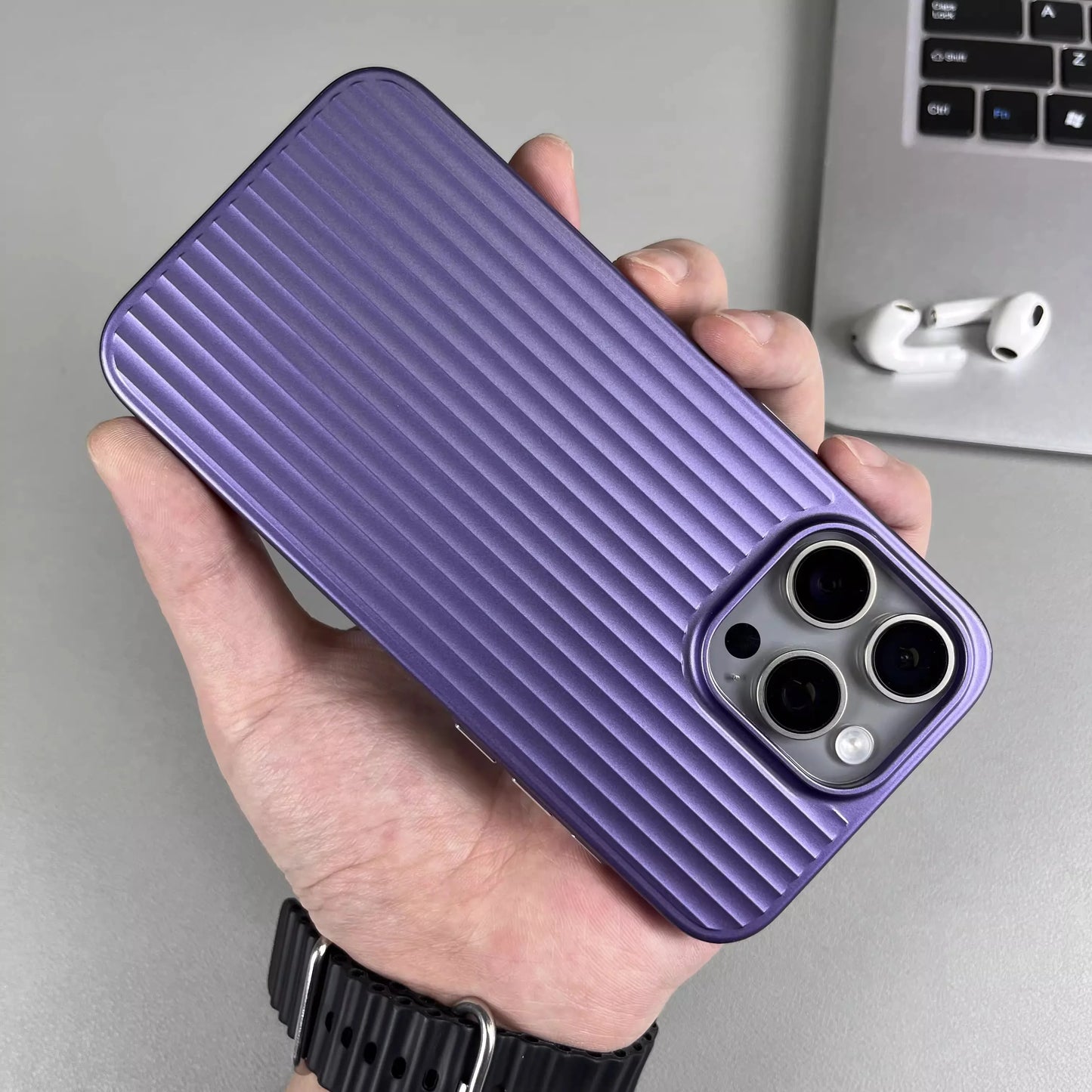 Luxury Wave Phone Case for iPhone 16, 15, 14, 13 & 12 Pro Max | Shockproof Anti-Scratch Protective Cover